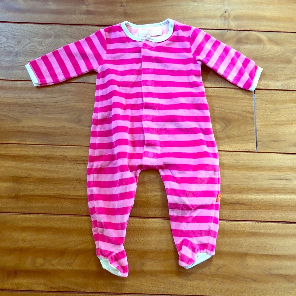 NWOT Smart close footie by Magnificent Baby